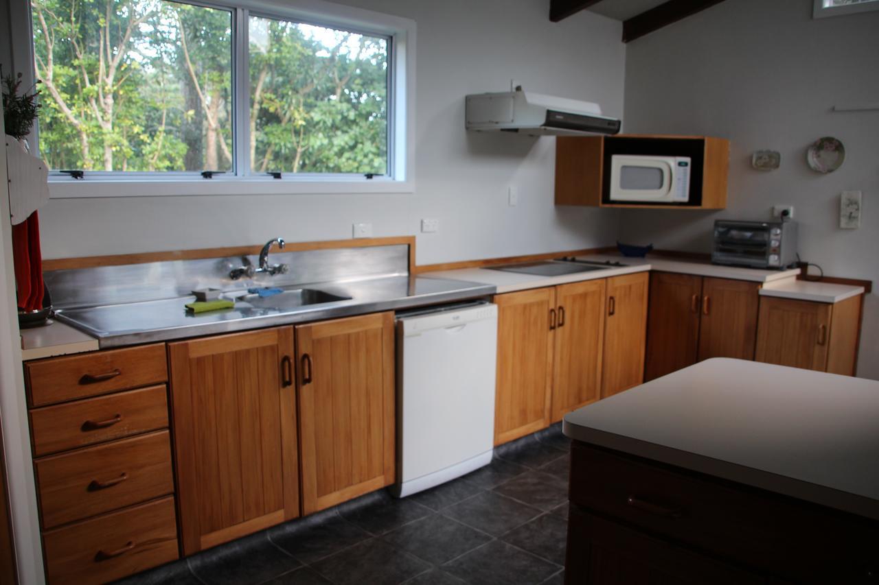 Punehu Stream Cottage Opunake Exterior photo